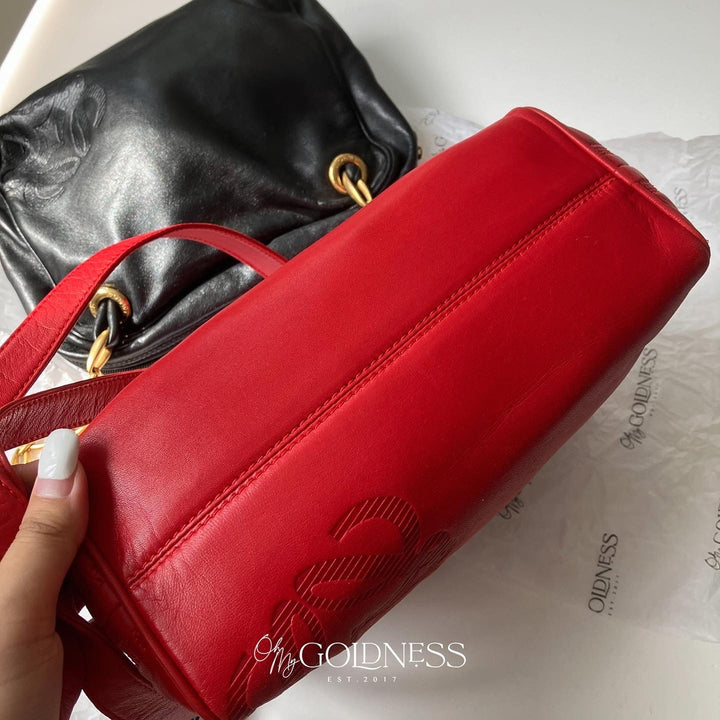 LOEWE Red Lambskin Shell Shoulder Bag｜Gold Chain Elegance with Unique Shape ❤️✨ Vintage Statement Piece
