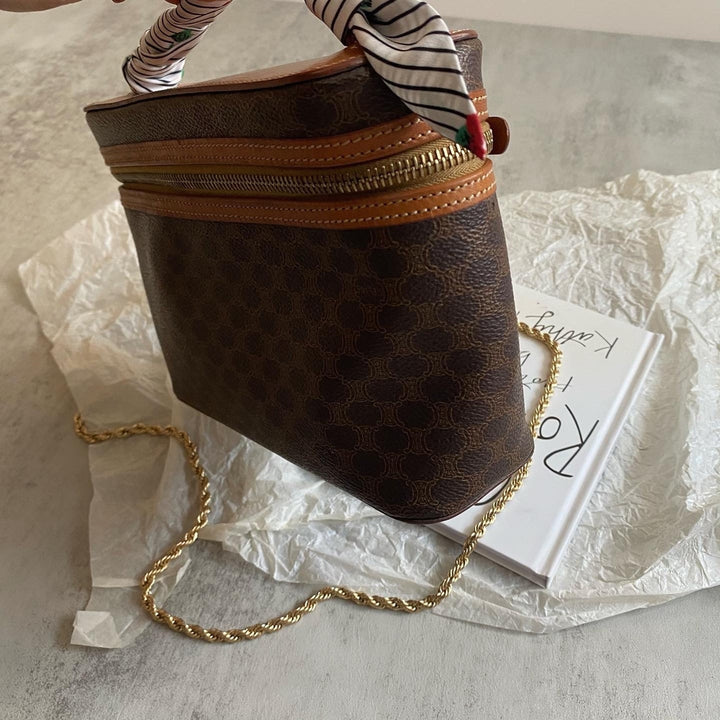 CELINE Vanity Bag（Monogram Canvas）｜Understated Vintage Charm × Functional Twist 🤎✨