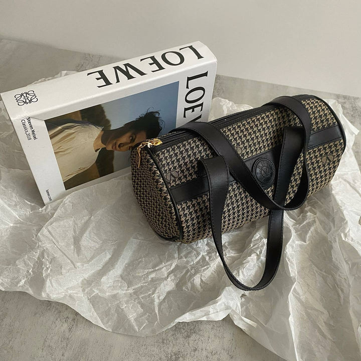VALENTINO Houndstooth Mini Duffle Bag｜Monogram Charm × Timeless Winter Chic ❄️🖤 Compact & Elegant