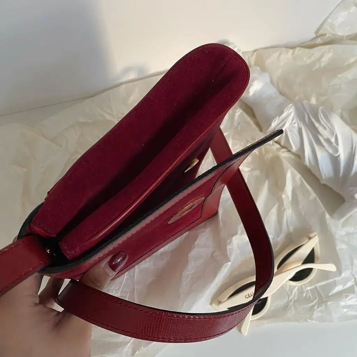 CELINE Suede Crossbody / Shoulder Bag（Burgundy）｜Vintage Simplicity × Effortless Pairing ♥️✨