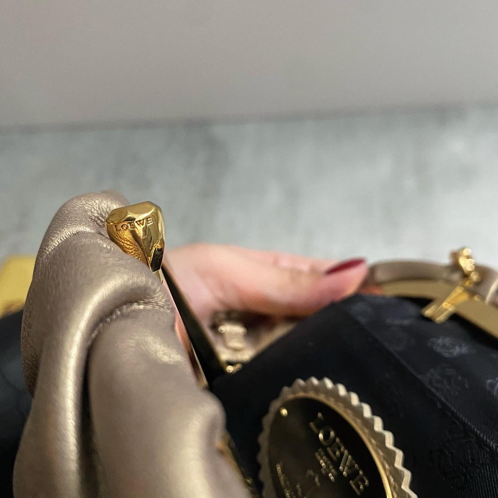 LOEWE Olive-Gold Cloud Kisslock Bag｜Mini Crossbody with Intricate Chain & Tassel Details ☁💛 Rare & Adorable