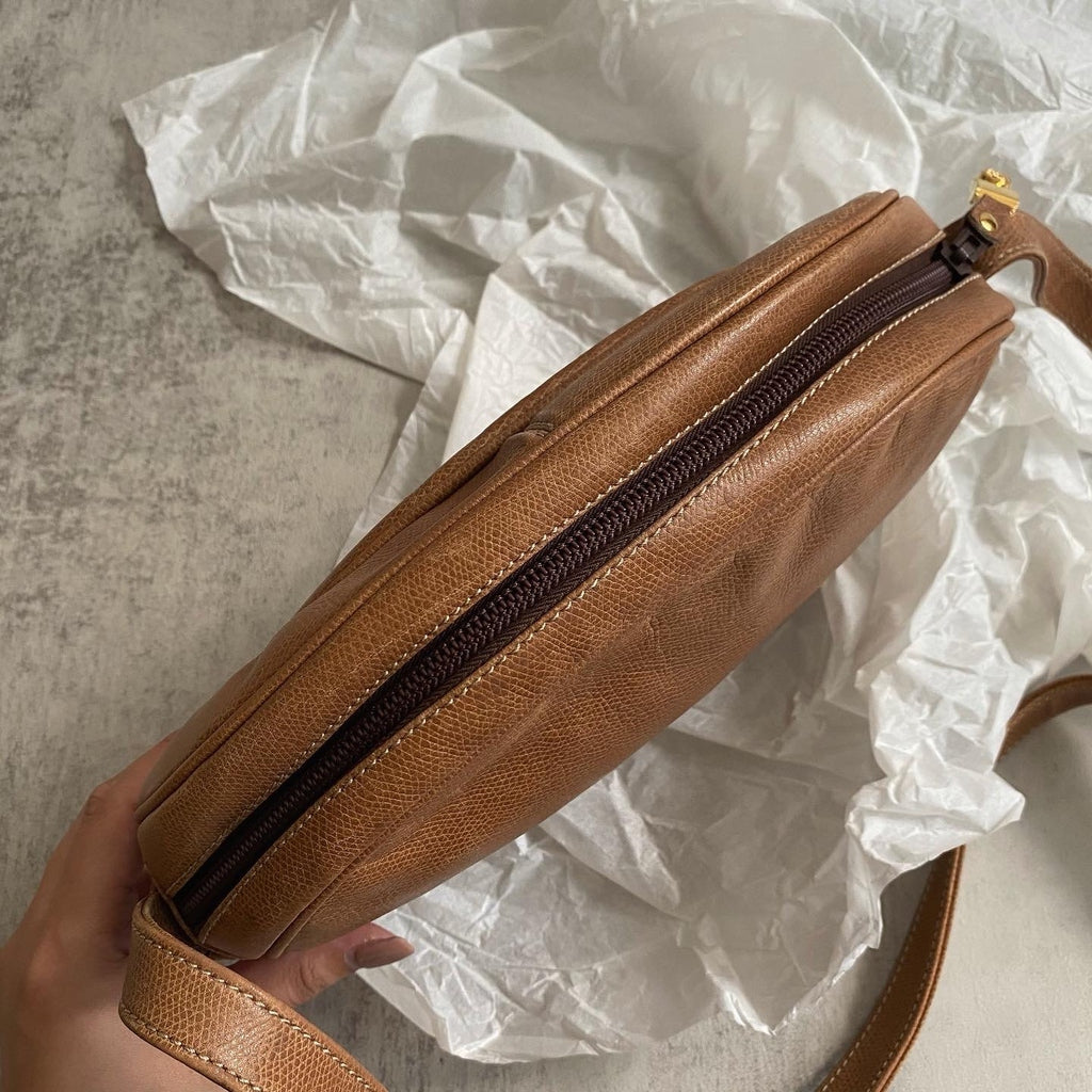 LOEWE Caramel Oval Crossbody Bag｜Casual-Chic Vintage in Soft Caramel Leather 🍮 Effortless & Versatile