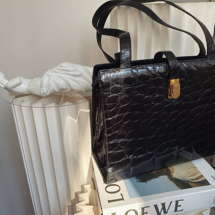 LOEWE Black Croc-Embossed Museum Clasp Shoulder Bag｜Elegant Structured Vintage with Iconic Clasp 💼 Timeless & Versatile