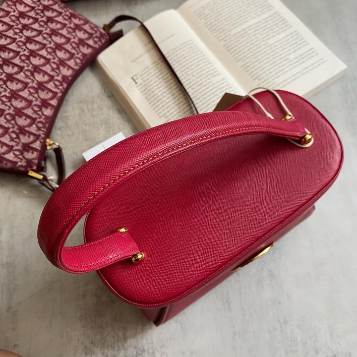 VALENTINO Red Vanity Bag｜Gold Coin Medallion × Structured Elegance ❤️✨ Festive & Spacious
