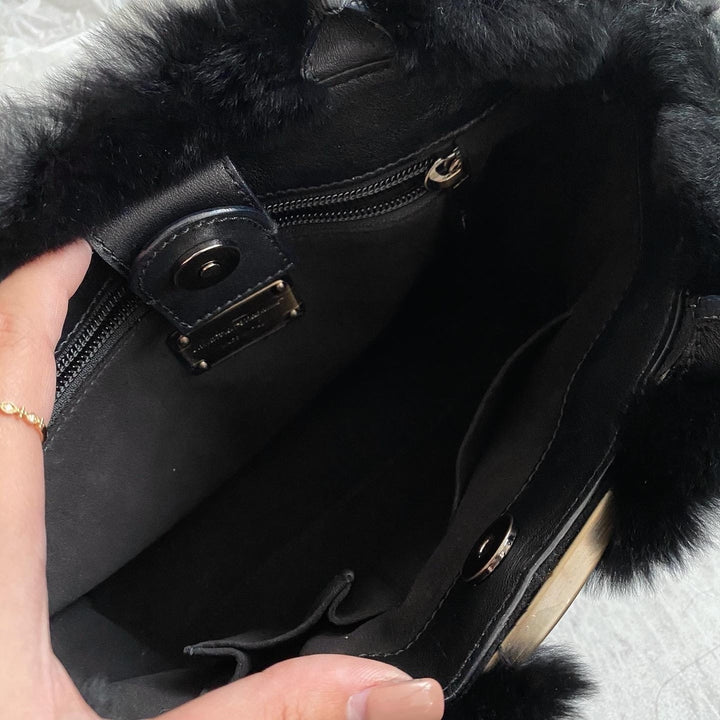 FERRAGAMO Black Fur Handbag｜Winter Warmth × Elegant Prestige ❄️🖤