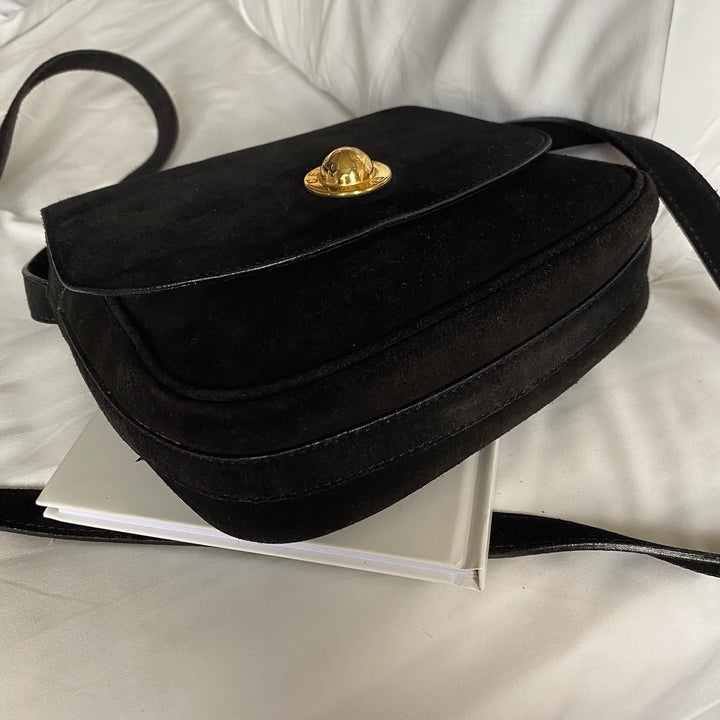 CELINE Suede Crossbody Bag with ‘Planet’ Button（Black）｜Rare Orb Accent × Understated Luxury 🪐✨