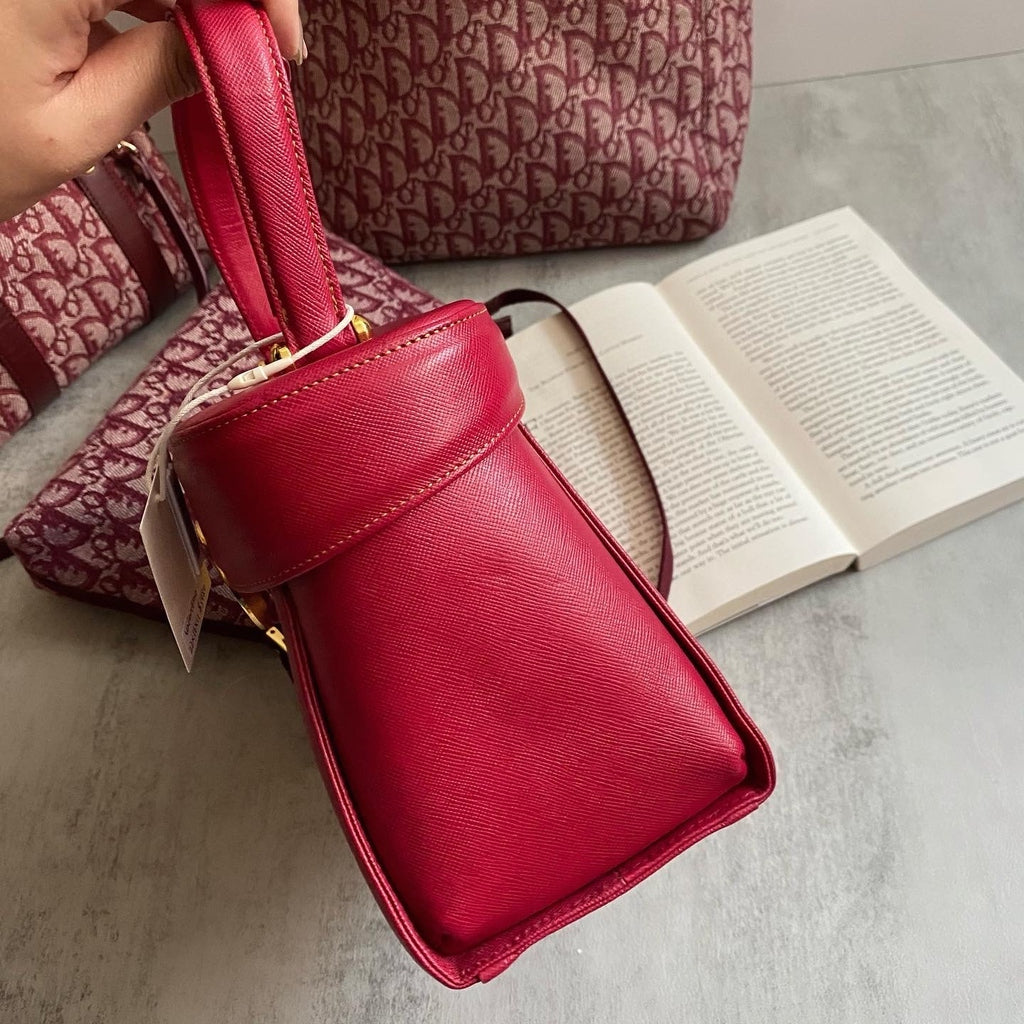 VALENTINO Red Vanity Bag｜Gold Coin Medallion × Structured Elegance ❤️✨ Festive & Spacious