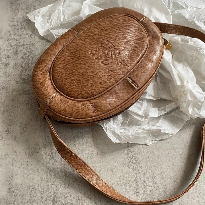 LOEWE Caramel Oval Crossbody Bag｜Casual-Chic Vintage in Soft Caramel Leather 🍮 Effortless & Versatile