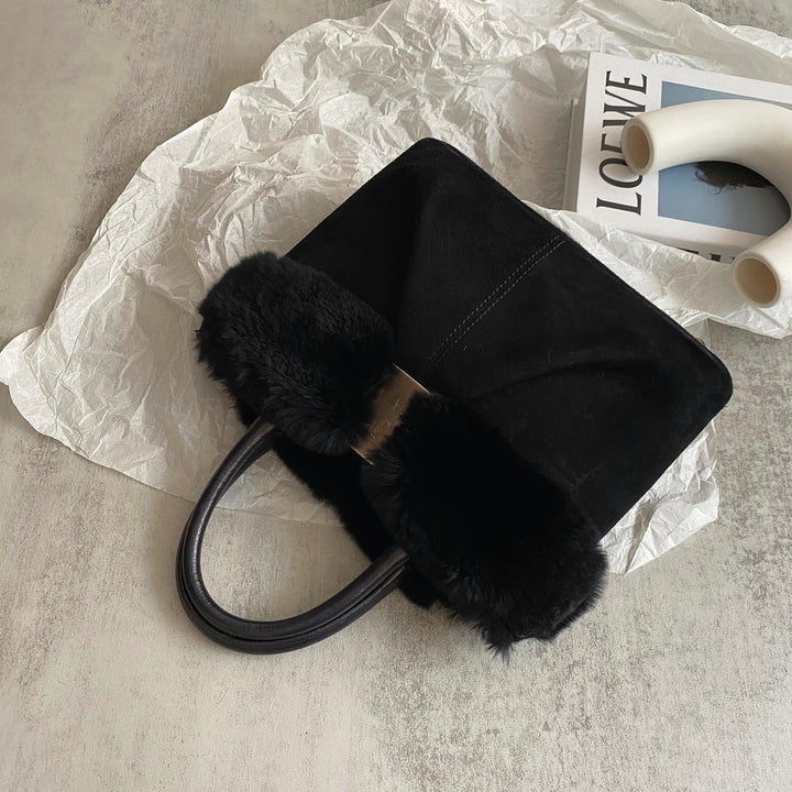 FERRAGAMO Black Fur Handbag｜Winter Warmth × Elegant Prestige ❄️🖤