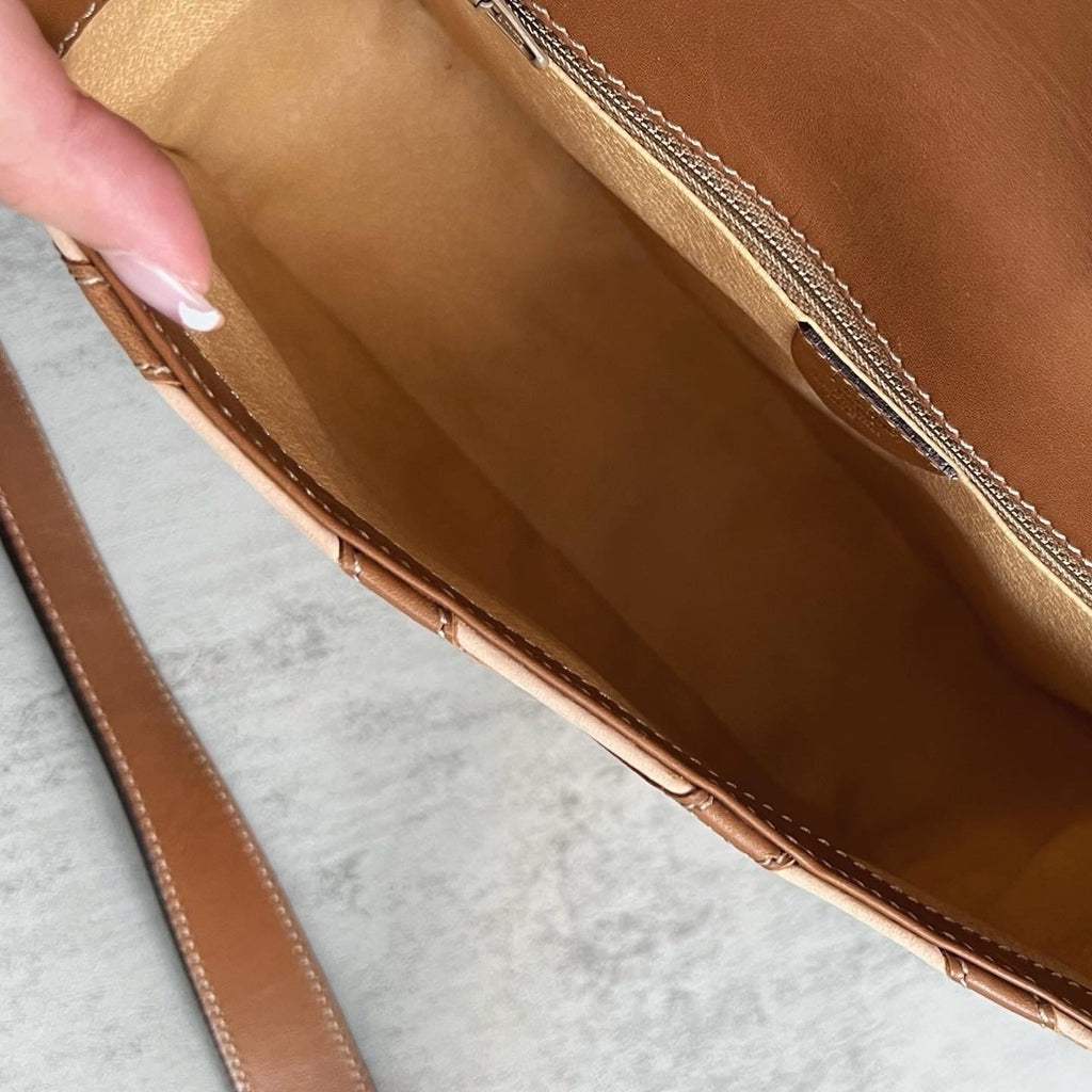 CELINE Calfskin & Haircalf Crossbody Bag（Camel × Beige）｜Playful Geometry × Casual Chic 🤎✨