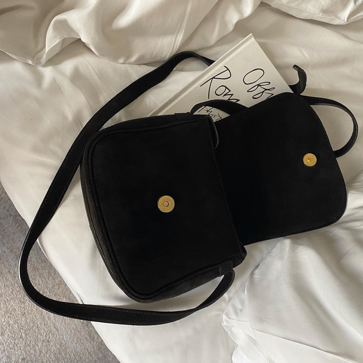 CELINE Suede Crossbody Bag with ‘Planet’ Button（Black）｜Rare Orb Accent × Understated Luxury 🪐✨