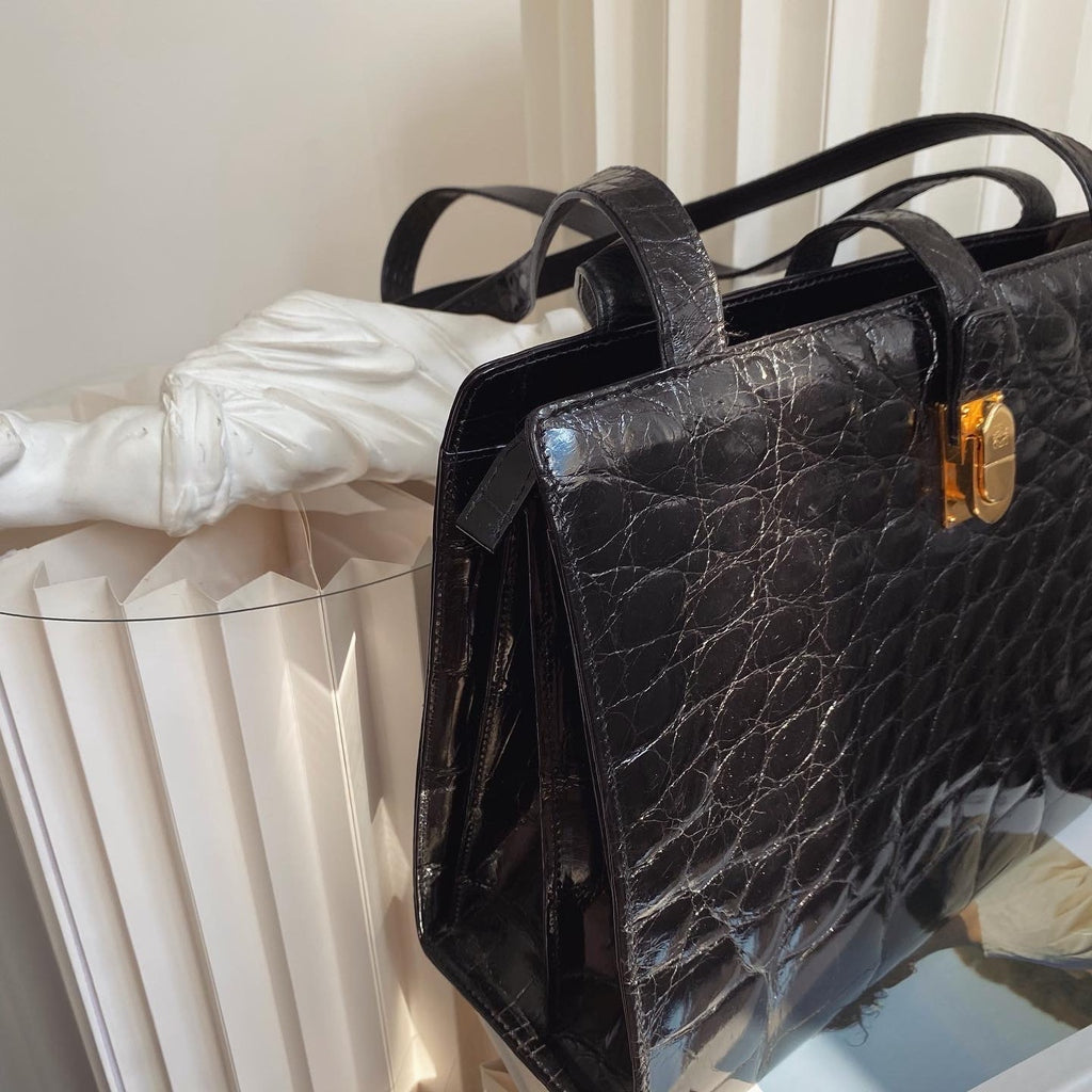 LOEWE Black Croc-Embossed Museum Clasp Shoulder Bag｜Elegant Structured Vintage with Iconic Clasp 💼 Timeless & Versatile