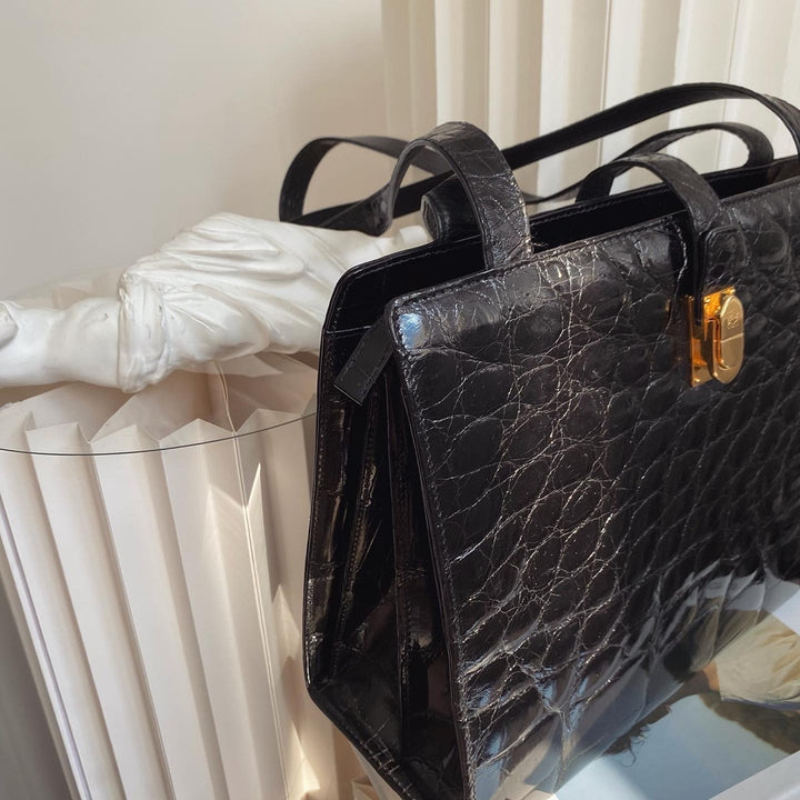 LOEWE Black Croc-Embossed Museum Clasp Shoulder Bag｜Elegant Structured Vintage with Iconic Clasp 💼 Timeless & Versatile