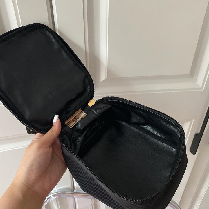 FENDI Egg-Shaped Handbag（Black Nylon）｜Compact Charm × Gender-Neutral Style 🖤✨