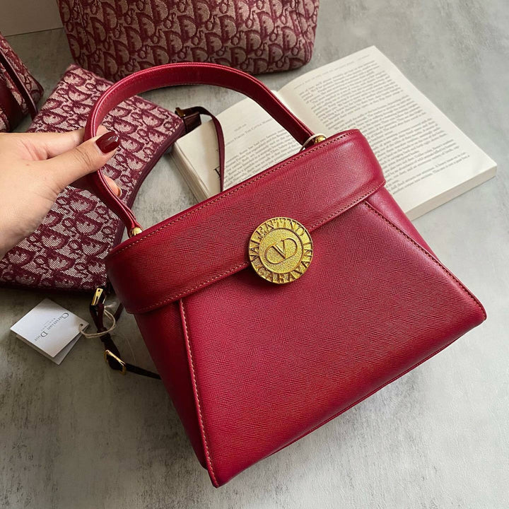 VALENTINO Red Vanity Bag｜Gold Coin Medallion × Structured Elegance ❤️✨ Festive & Spacious