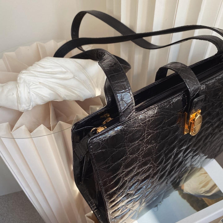 LOEWE Black Croc-Embossed Museum Clasp Shoulder Bag｜Elegant Structured Vintage with Iconic Clasp 💼 Timeless & Versatile