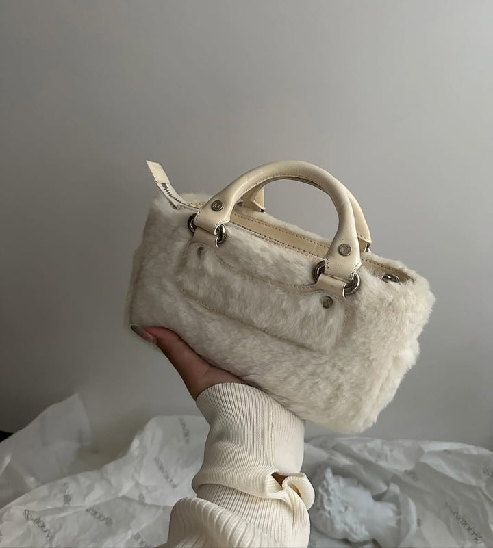 CELINE White Shearling Mini Top Handle Bag（20cm）｜Cozy Luxe in a Collectible Size 🦙✨