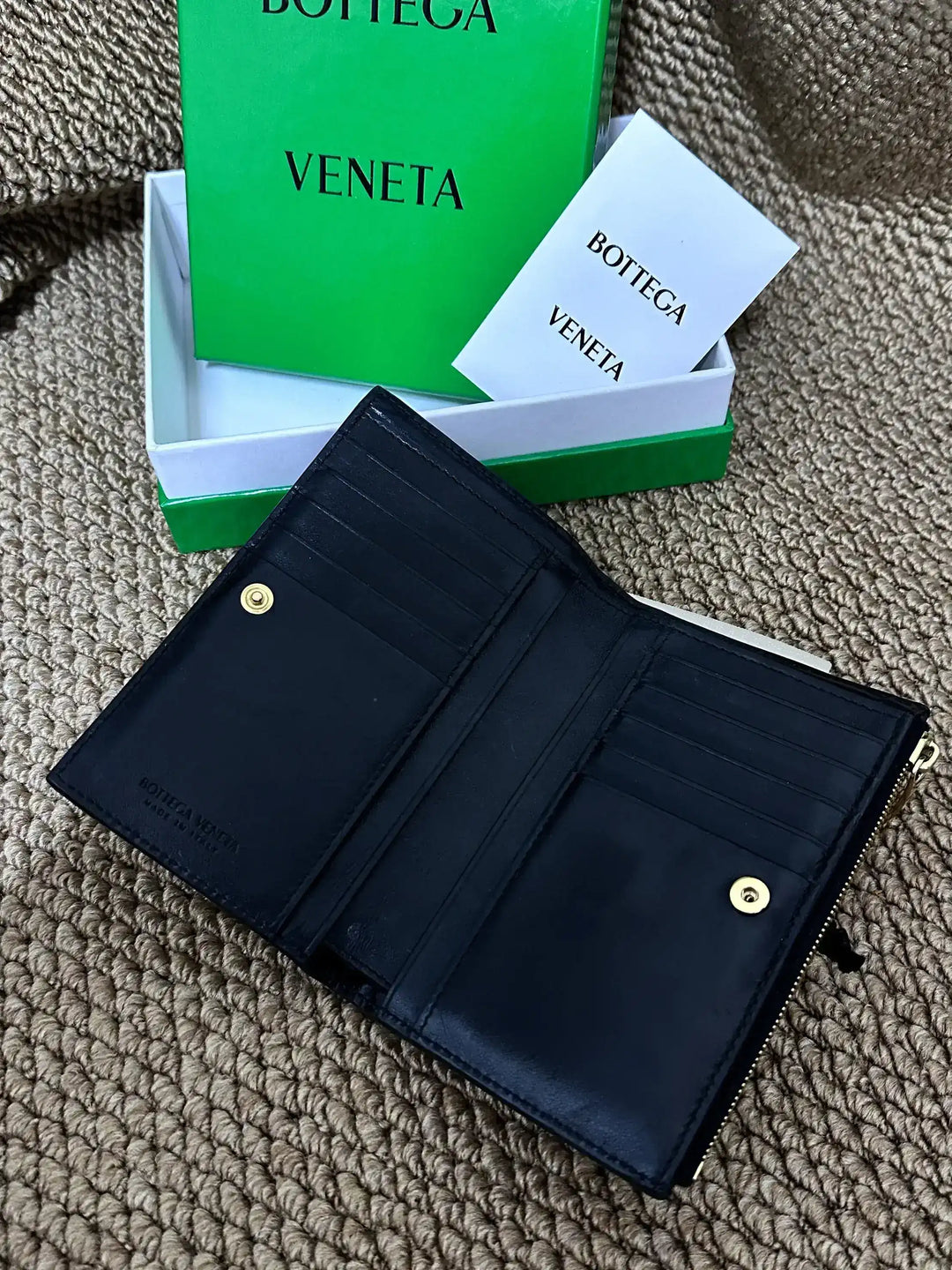 BOTTEGA VENETA Intrecciato Leather Wallet｜Timeless Black Elegance × Full Set Luxury 🖤✨