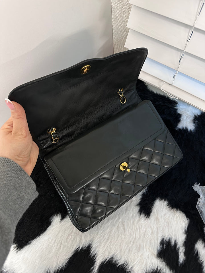 CHANEL Paris Limited Classic Flap 25 Bag ✨🖤｜Full Set × Rare Two-Tone CC Lock × Vintage Collector’s Piece