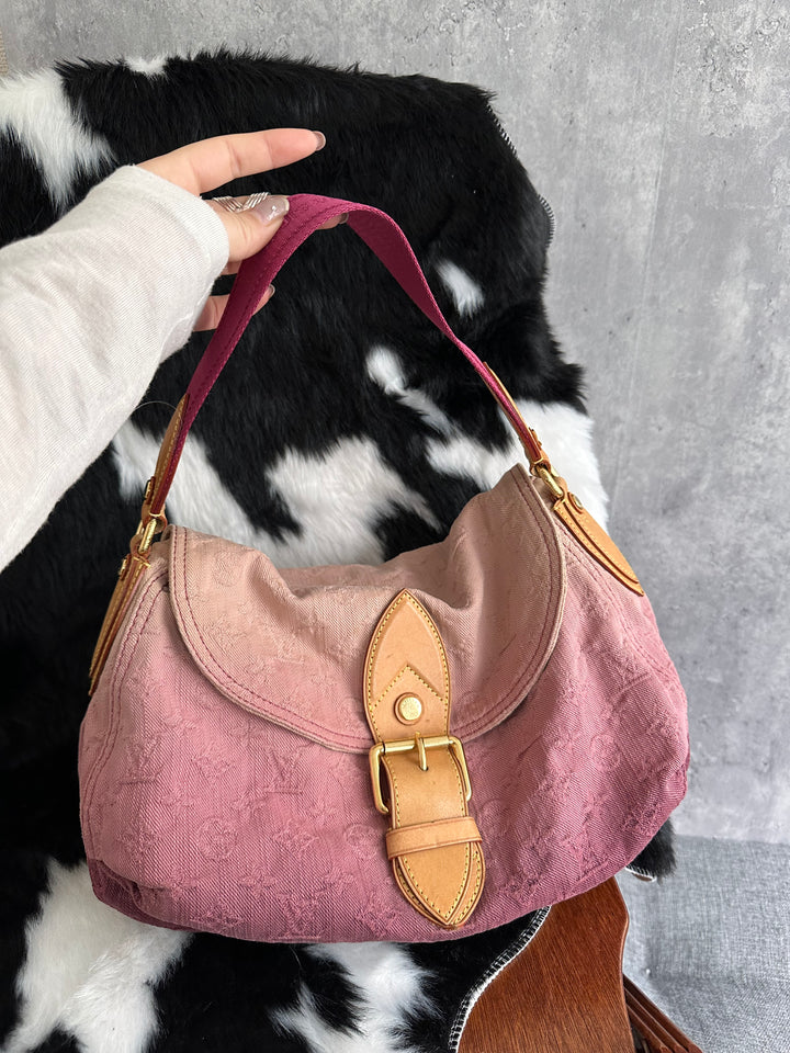Louis Vuitton Denim Hobo Bag 😻｜Sunset Gradient Denim × Monogram Pattern × Lightweight Everyday Style