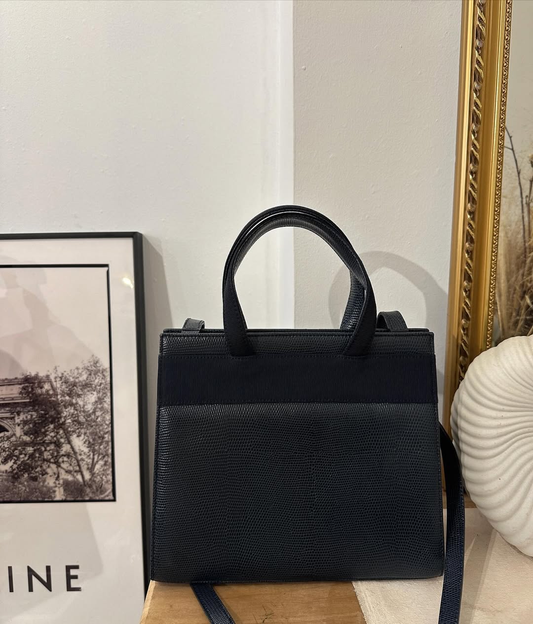 FERRAGAMO Classic Vara Bow Lizard Leather Bag｜Timeless Luxury × Versatile Styling 🖤✨