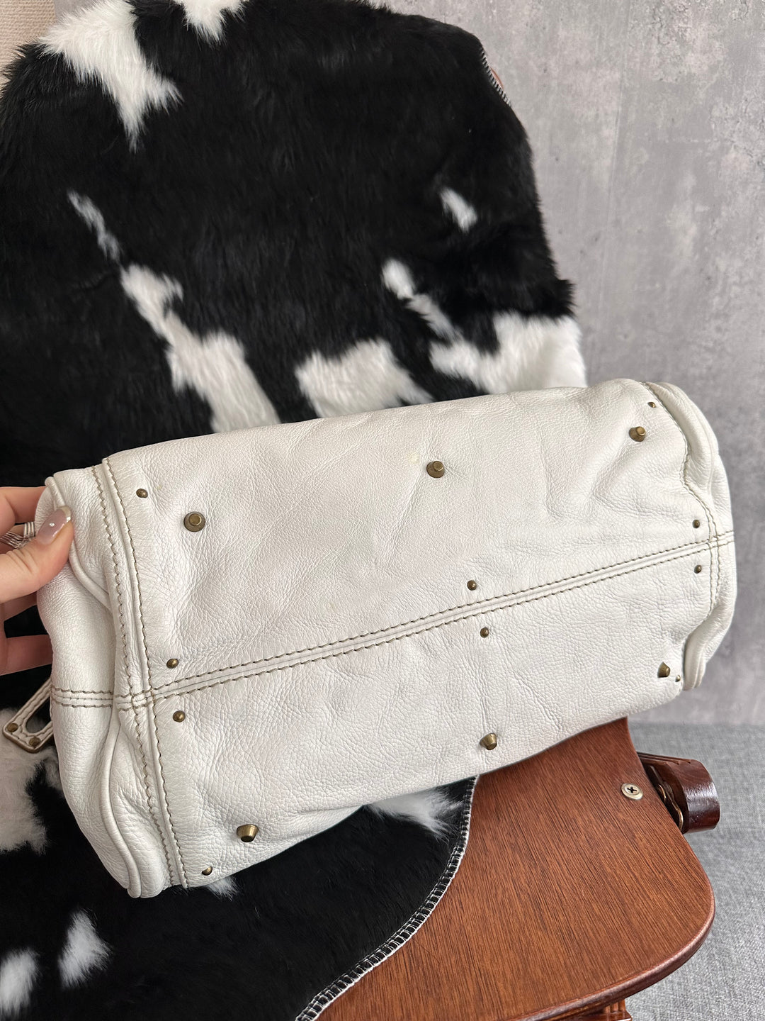 Chloe Padlock Snow White Hobo 🤍✨