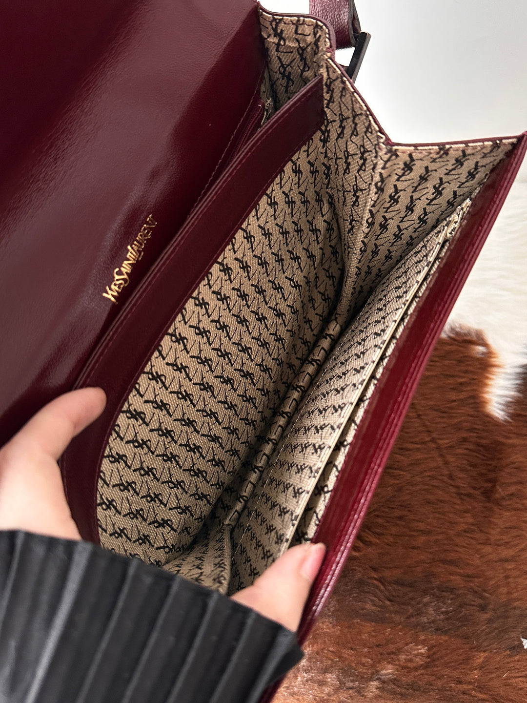 Saint Laurent Lizard Embossed Shoulder Bag ❤️｜Vintage Burgundy Tone・YSL Monogram Interior・Adjustable Strap