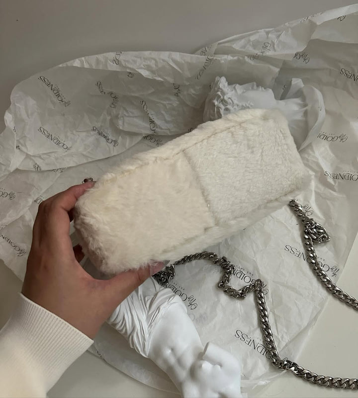 CELINE White Shearling Mini Top Handle Bag（20cm）｜Cozy Luxe in a Collectible Size 🦙✨