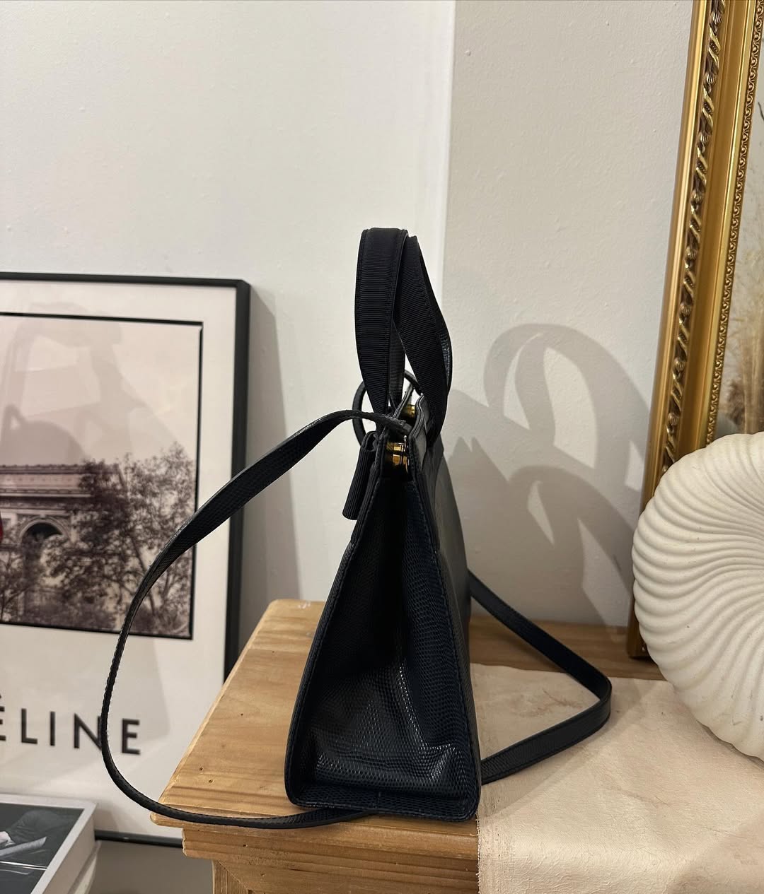 FERRAGAMO Classic Vara Bow Lizard Leather Bag｜Timeless Luxury × Versatile Styling 🖤✨