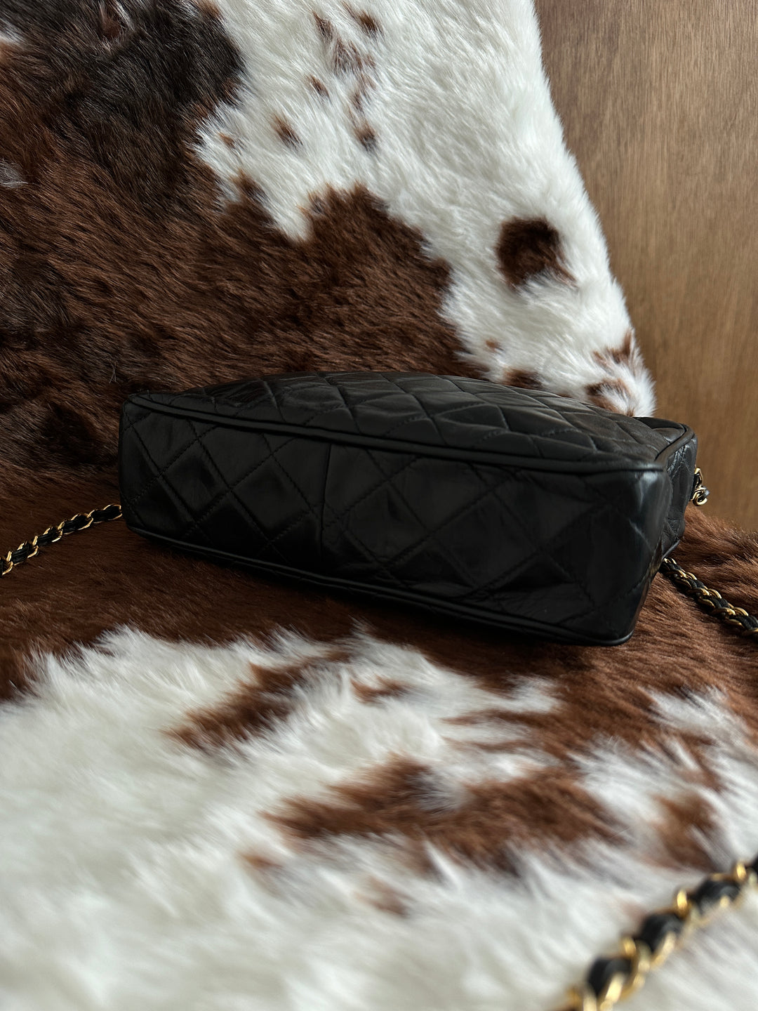Chanel Quilted Leather Camera Bag 🖤｜CC Front Pocket・Tassel Chain Strap・Vintage Classic