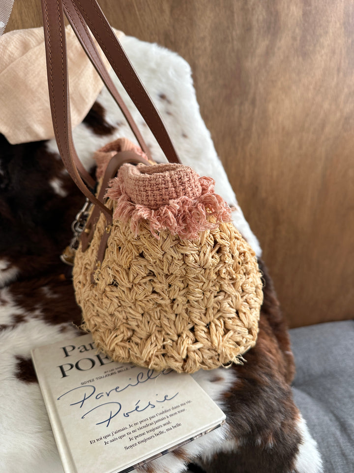Chanel Straw Tote Bag 🏖️✨｜2.55 Turnlock Detail・Layered Pink Interior・Lightweight Summer Style