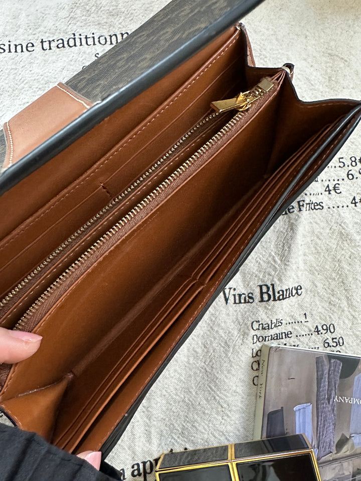 Celine Triomphe Canvas Long Wallet 🤎｜Iconic Triomphe Motif・Convertible WOC Style・Modern Classic😍😍