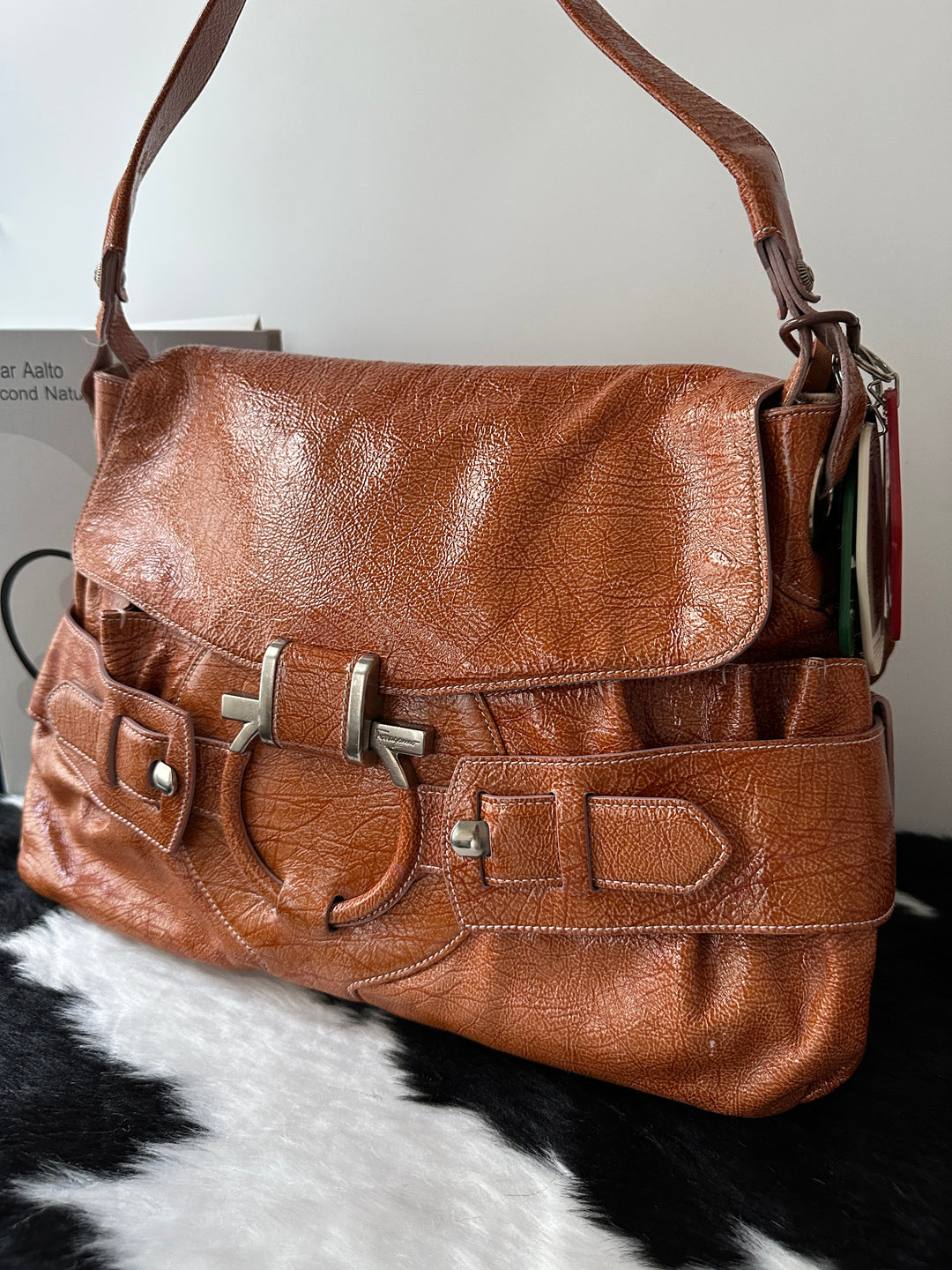 Ferragamo Large Gancini Hobo Bag 🧡🤎｜Oversized Horseshoe Logo × Lightweight Design × Spacious Everyday Carry