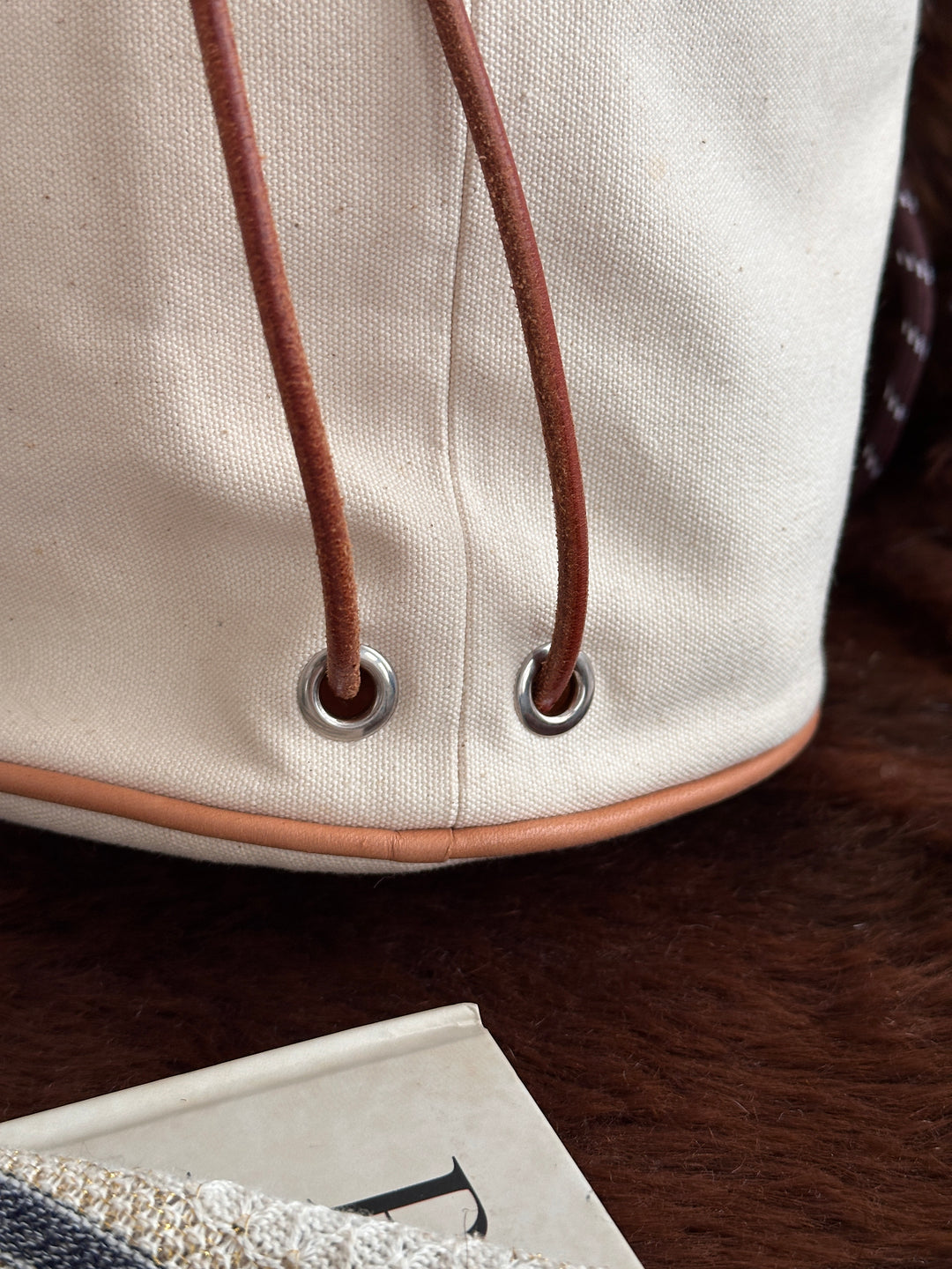 Hermès Small Bucket Bag 🤍✨｜Minimal Canvas Design・Lightweight Carry・Everyday Essential