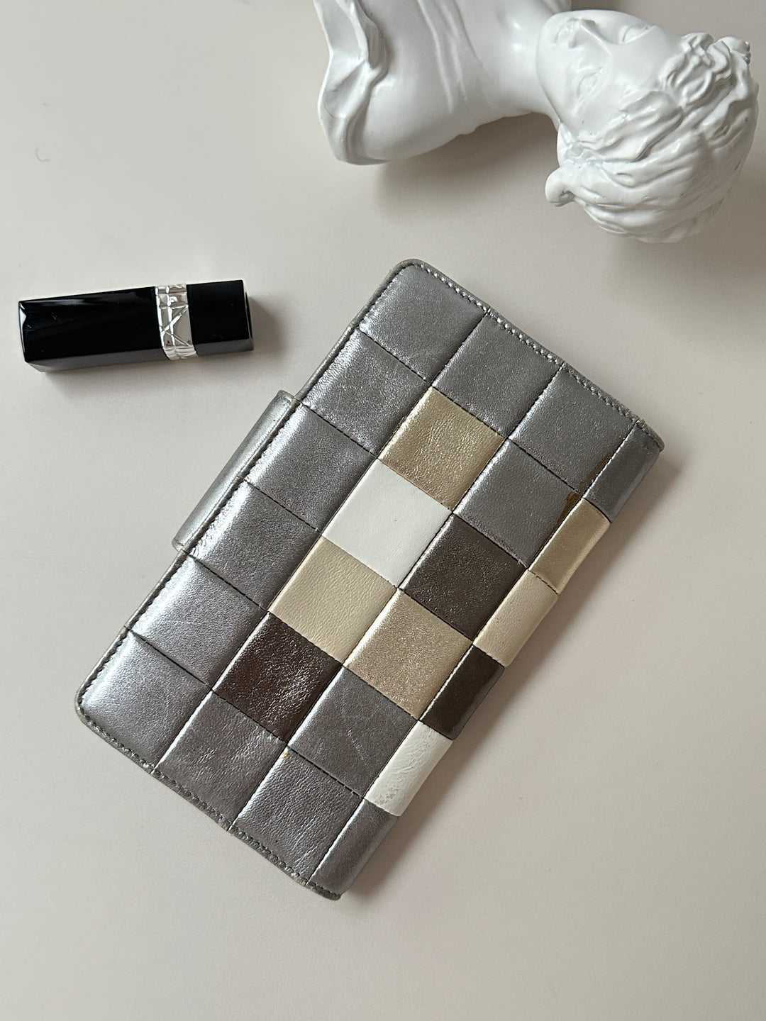 Chanel Patchwork Quilted Long Wallet 🤍💛｜Metallic Lambskin・Rare Colorblock Design・Iconic CC Detail