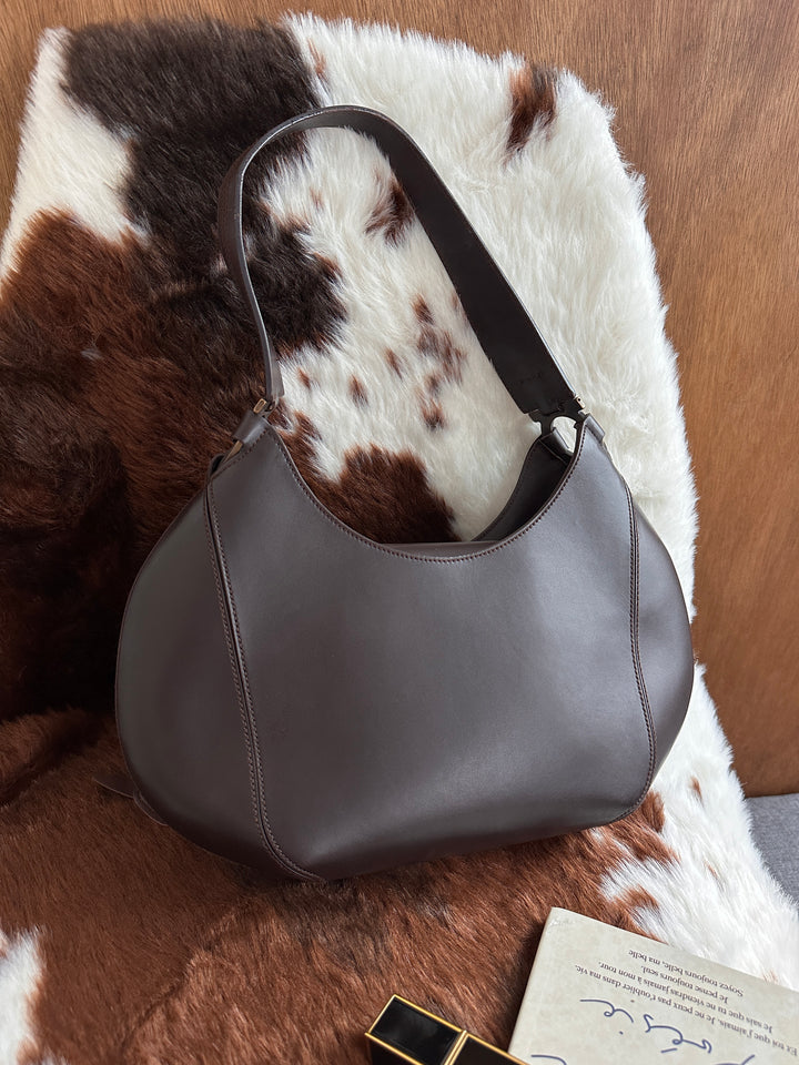 Salvatore Ferragamo Leather Hobo Bag 🤎🍫｜Structured Silhouette・Gancini Hardware・Everyday Essential