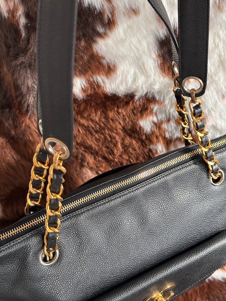 Chanel CC Caviar Leather Shoulder Bag 🖤✨｜Durable Grain Leather・Gold CC Logo・Spacious Everyday Fit