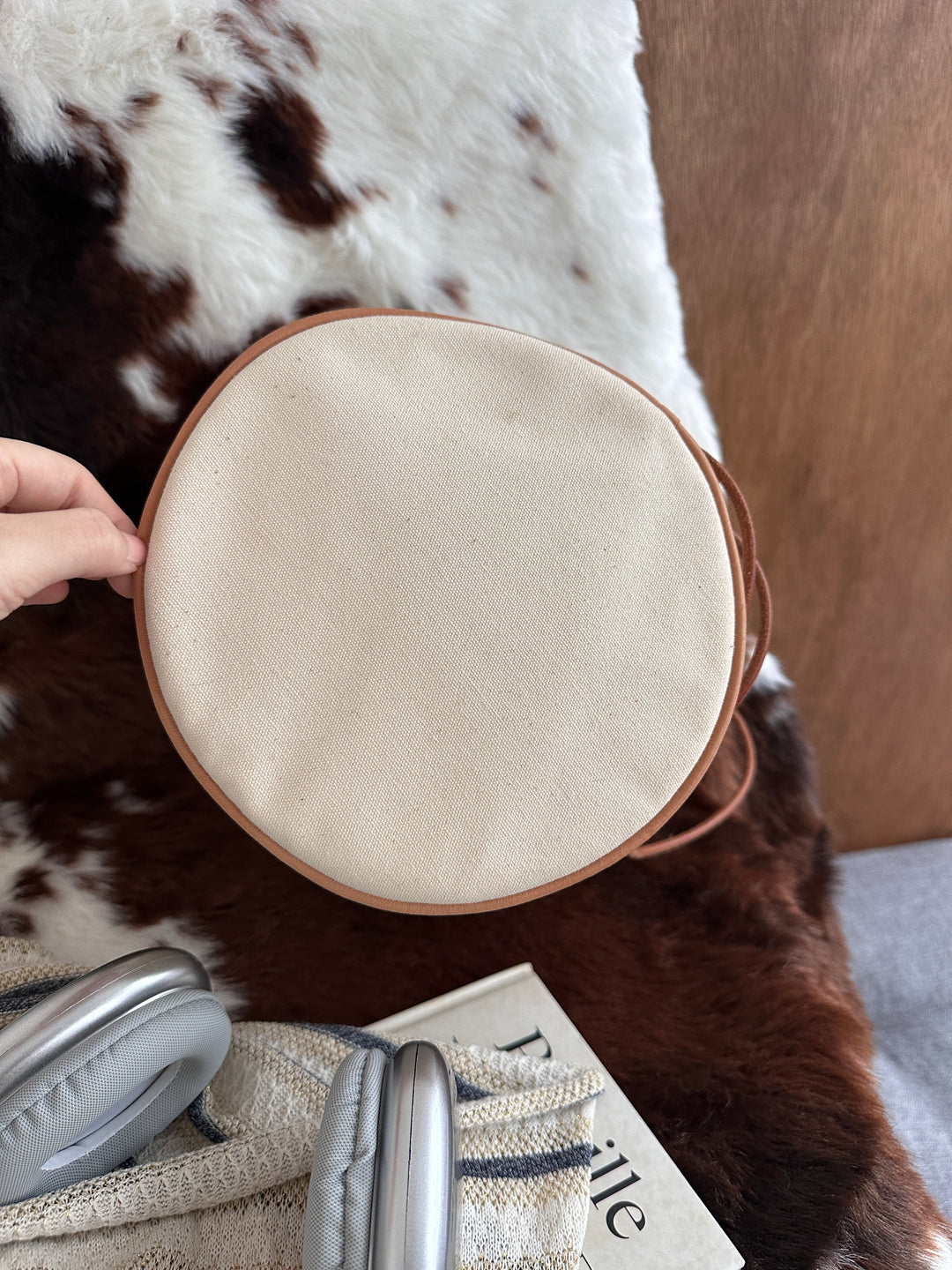 Hermès Small Bucket Bag 🤍✨｜Minimal Canvas Design・Lightweight Carry・Everyday Essential