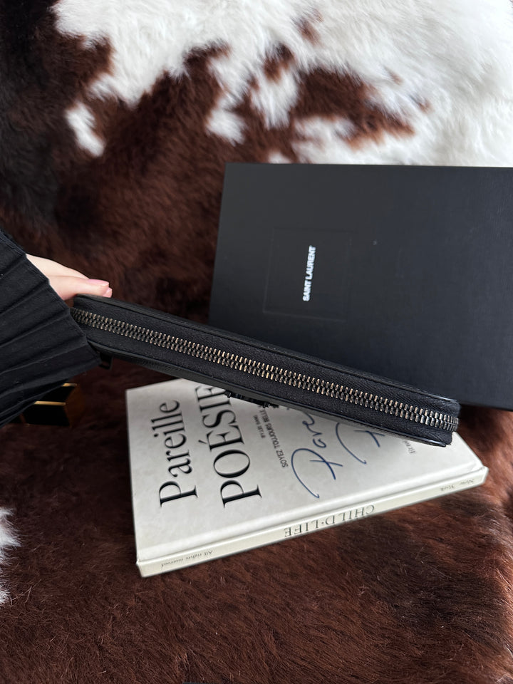 Saint Laurent So Black Long Wallet 🖤✨｜Grain Leather・Monochrome Hardware・Slim Silhouette