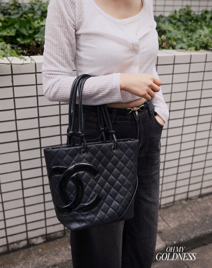 CHANEL Cambon Tote Bag 🖤｜Patent CC Logo × Quilted Leather × Revival Favorite