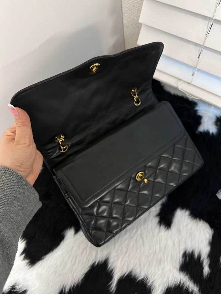 CHANEL Paris Limited Classic Flap 25 Bag ✨🖤｜Full Set × Rare Two-Tone CC Lock × Vintage Collector’s Piece