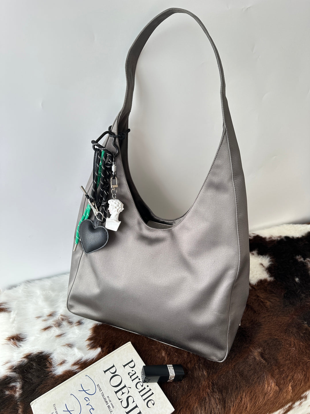 Prada Satin Hobo Bag 🩶｜Sculpted Hobo Silhouette・Lustrous Satin Finish・Chic Minimalist