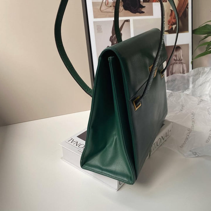 Christian Dior shoulder bag🌲🍵 with dust bag