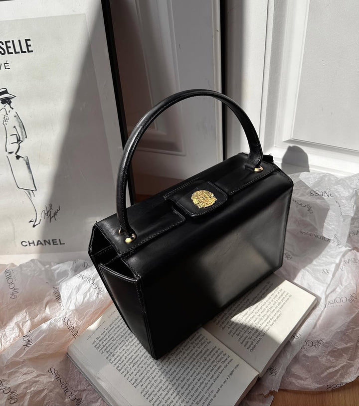 CELINE Black “School Emblem” Box Bag｜Rare Top-Clasp Elegance 🖤✨