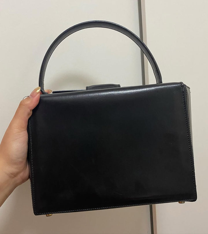 CELINE Black “School Emblem” Box Bag｜Rare Top-Clasp Elegance 🖤✨