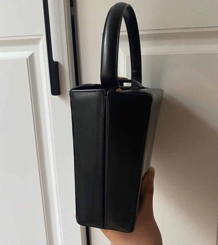 CELINE Black “School Emblem” Box Bag｜Rare Top-Clasp Elegance 🖤✨