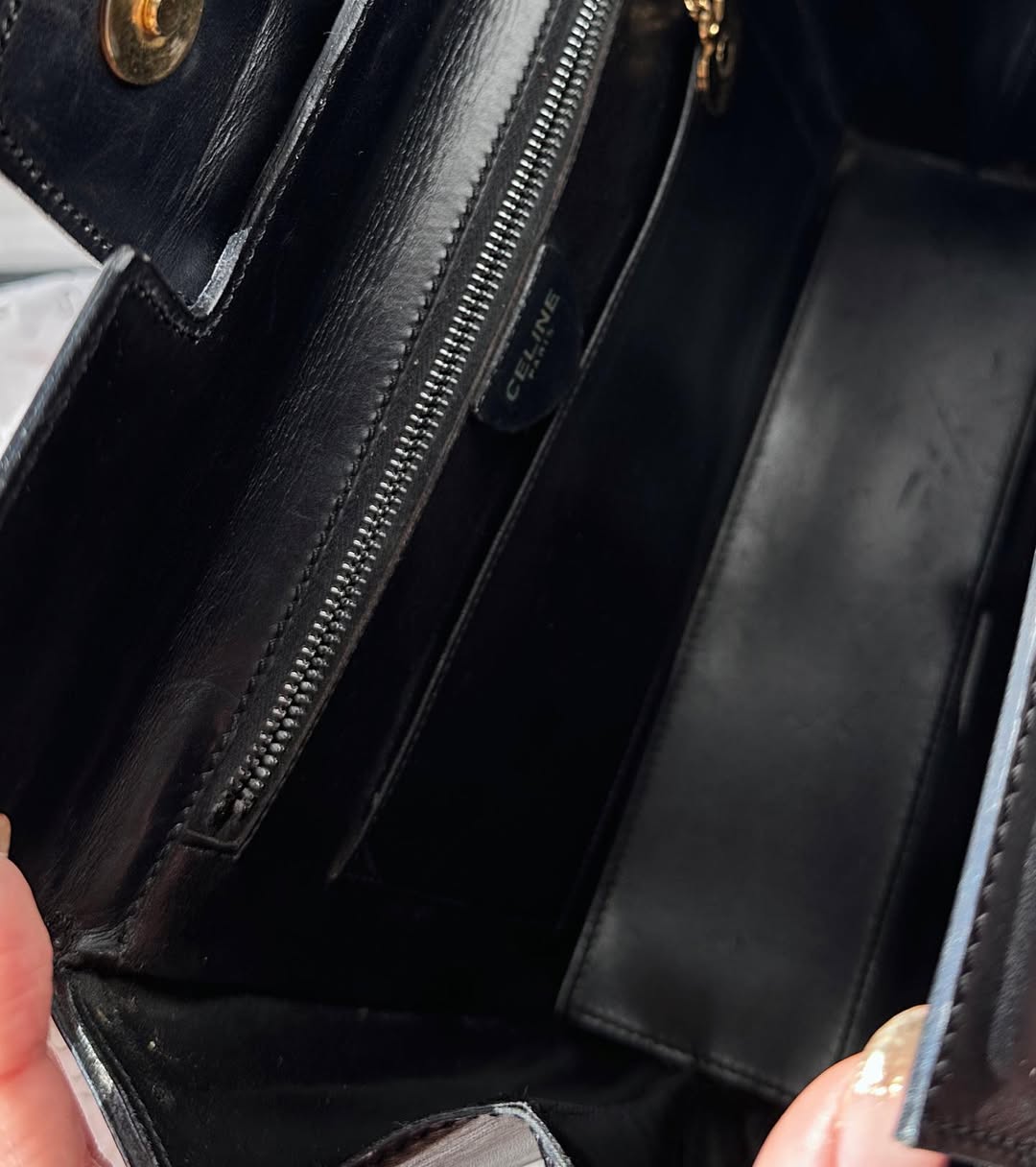 CELINE Black “School Emblem” Box Bag｜Rare Top-Clasp Elegance 🖤✨