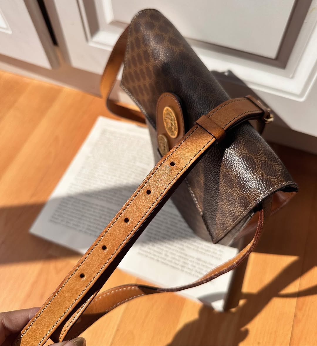CELINE Brown “Coin Fries” Crossbody Bag｜Playful Rarity in Vintage Form ✨🍟