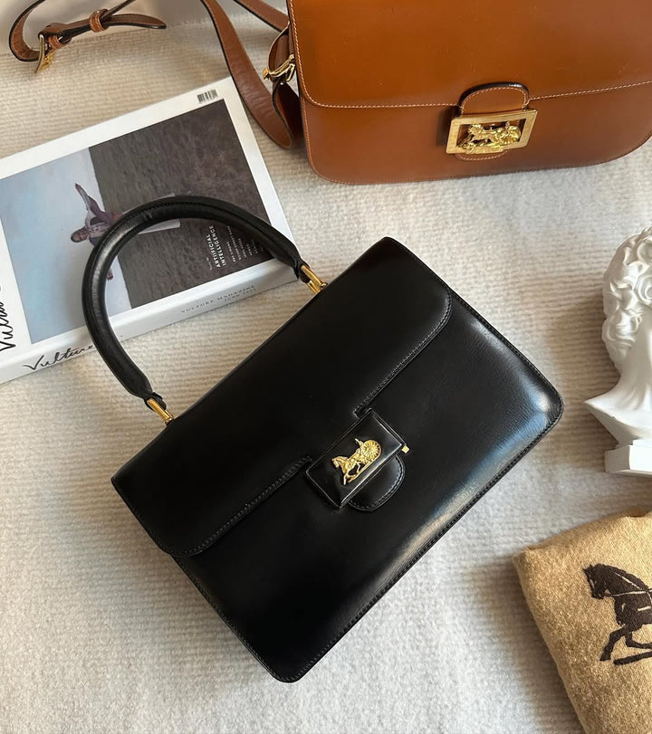 CELINE Black Leather Carriage Kelly Bag｜Elegant Vintage with Playful Lock Detail ✨🖤