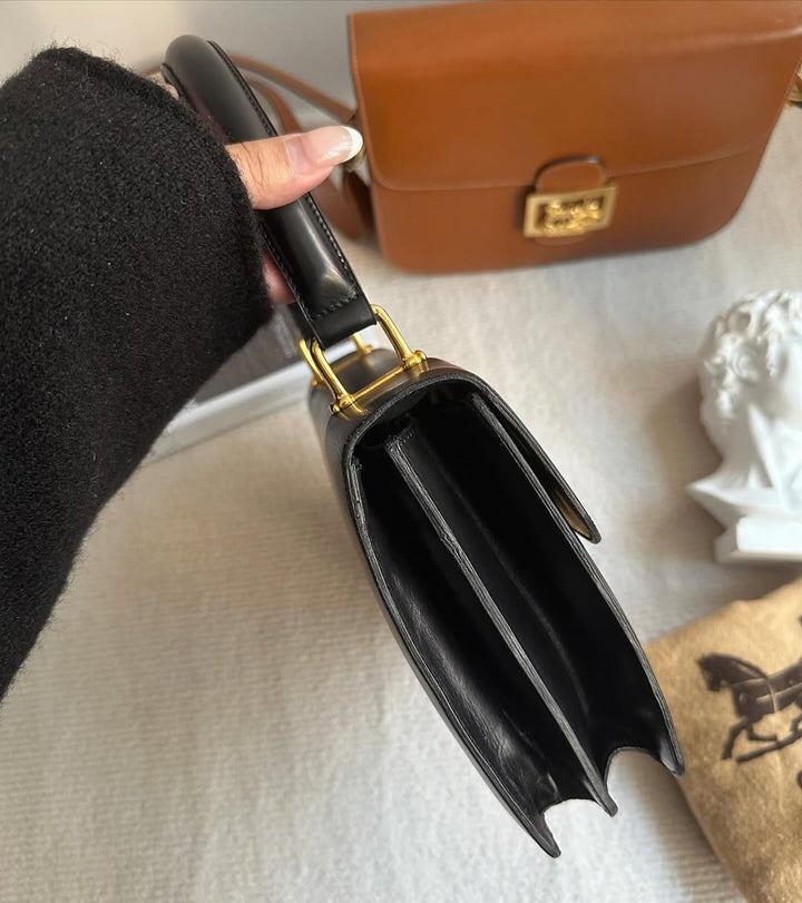 CELINE Black Leather Carriage Kelly Bag｜Elegant Vintage with Playful Lock Detail ✨🖤